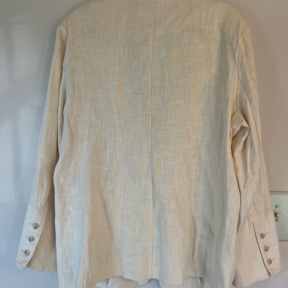 Cream colored blazer size xl - Unboxing made in korea - Picture 6 of 7
